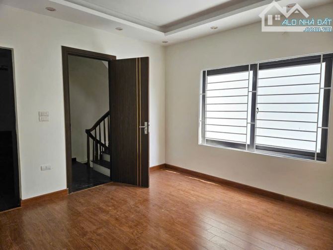NHÀ MỚI ĐẠI CÁT - 34M² - NGÕ NÔNG - 10M RA Ô TÔ - 5 TẦNG - MẶT TIỀN 5.5M - GIÁ 4.55 TỶ - 4