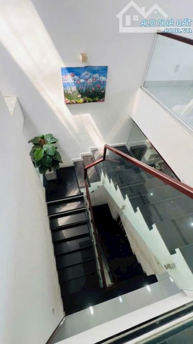 Bán nhà 1 trệt 2 lầu sổ riêng thổ cư p. Tân Phong - 4