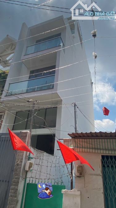 BÁN GẤP NHÀ 5 TẦNG BTCT 80M2 (4.2M TIỀN) - HẺM XE HƠI - GẦN HÀNG XANH - 4