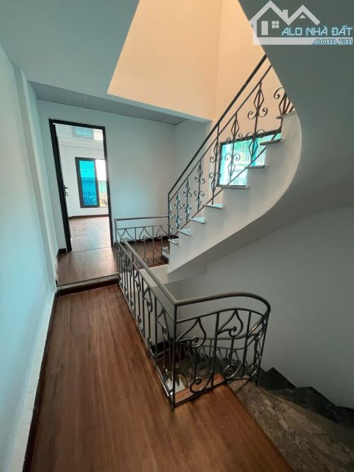 CẦN BÁN GẤP NHÀ NGÕ 663 DT34 M2 GIÁ 5 TỶ 9 - 4