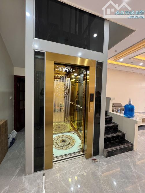 Bán nhà 5 tầng 1 tum mới hoàn thiện , Đường lý đạo thành - TP. Bắc Ninh. Giá 24 tỷ - 4