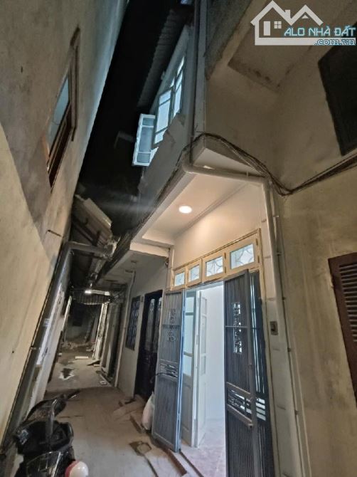 NHÀ MẶT NGÕ - CÁCH PHỐ HOÀNG HOA THÁM 20M. GẦN CHỢ BƯỞI - 4