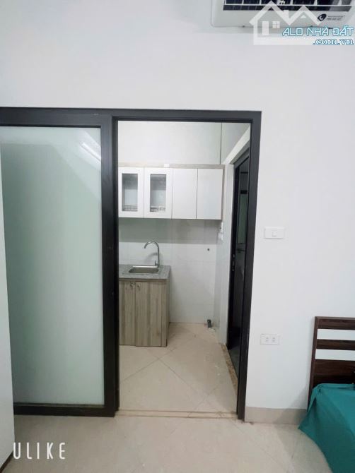 Cho Thuê CCMN 43 Trung Kính Cầu Giấy 25m2 Studio Cửa Sổ Giếng Giời Bếp Riêng Thang Máy - 4