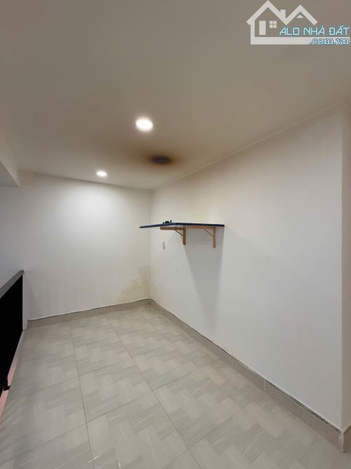 Bán Nhà Lửng Đúc, kiệt lớn sát biển Nguyễn Tất Thành. 70m2 đất - 5