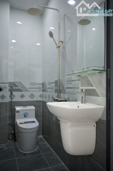 Nhà đường LÊ VĂN QUỚI [4x10, 1lầu, 2pn, 2toilet] 4,05tỷ - 5