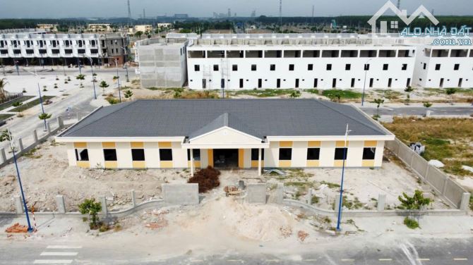 Kẹt tiền bán gấp lô đất ngay đường NC, sau tòa nhà TTHC, 600triệu - 75m2 - sổ sẵn - 5