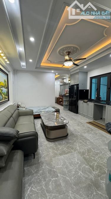 BÁN NHÀ PHÚ ĐÔ - QUẬN TỪ LIÊM - THANG MÁY - GARA Ô TÔ - 50M X 6 TẦNG - MT 4.1M - 5