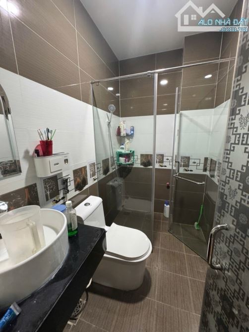 BÁN NHÀ MT HẺM 8M KD LÊ VĂN QUỚI - BÌNH TÂN- 70M2 - 4 TẦNG -NHỈNH 9 TỶ - 5