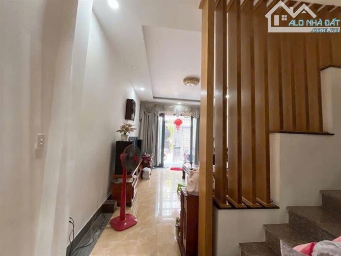 NHÀ 3 TẦNG THỊ TRẤN NHÀ BÈ HẺM 1716 - 5tỷ090 - 5