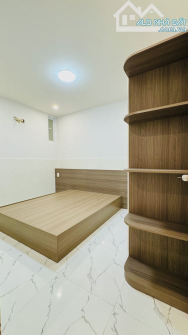 nhà ở khu dân cư đông đúc nhưng lại thích hợp nghỉ ngơi. - 5