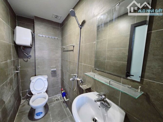 Tòa CHDV tại Hoa Bằng, CG. 30M ra phố- Thang máy- 15 PNKK. DT 65m2* 6T* MT 4.4m Nhỉnh 16Tỷ - 5