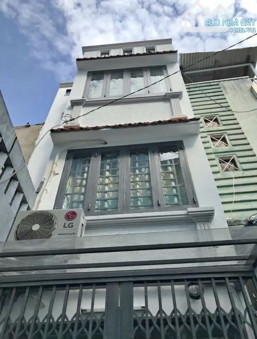 QUẬN 11 HẼM XE HƠI LÒ SIÊU- 4 TẦNG BTCT - SỔ A4 HOÀN CÔNG ĐỦ - CHỈ 3.65 TỶ - 5