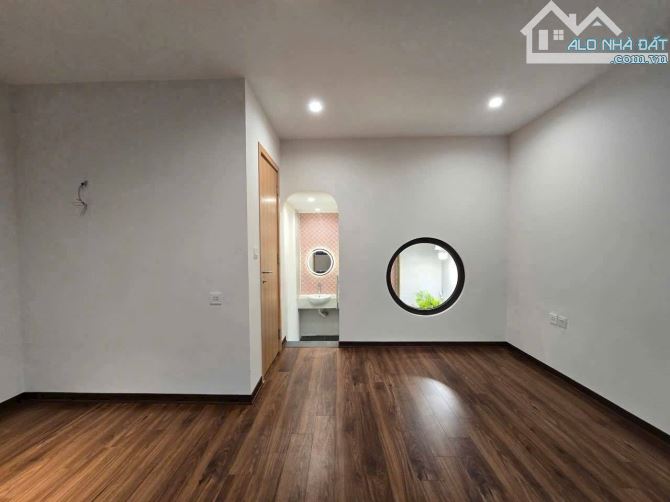 NHỈNH 12 TỶ CÓ NGAY Ô TÔ VÀO NHÀ KINH DOANH ĐỈNH TRUNG TÂM QUẬN ĐỐNG ĐA - 5