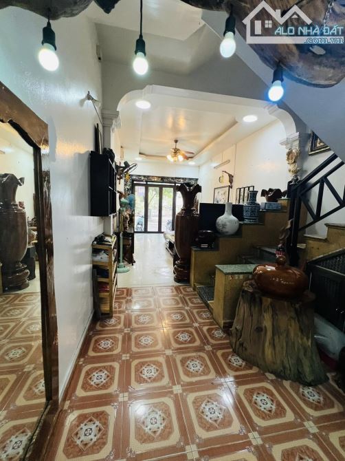 🏘️Bán nhà ngay chợ Sở Dầu, Hồng Bàng, HP, đường 6m đỗ ô tô ngày đêm, giá chỉ 4,1xx tỷ - 5