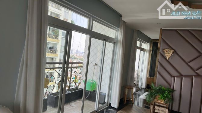 Cho thuê căn hộ THE FLEMINGTON, đường Lê Đại Hành, P.15 Quận 11 : -	Căn lớn: 220m2 - 5