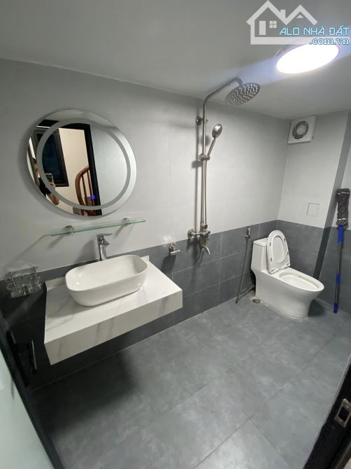 Cần bán nhà giáp Ngoại Giao Đoàn, Xuân La Tây Hồ DT 30m2, 5 tầng, đủ nội thất. Giá 6,8 tỷ - 5