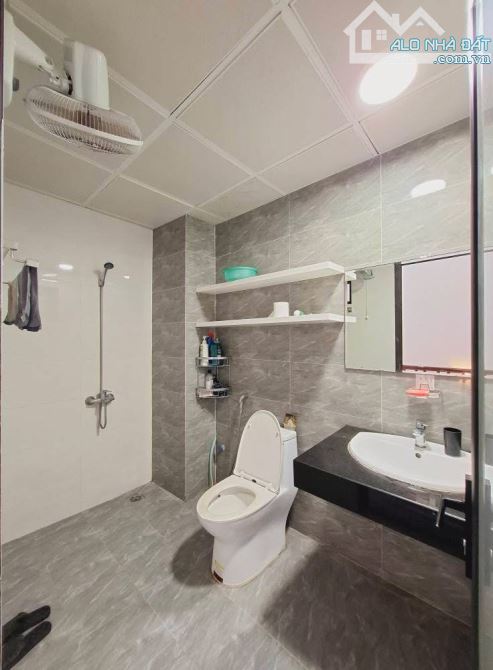 nhà dân xây, vài bước ô tô tránh, ngõ thông diện tích 63m, 3tầng, MT4.5, giá 8,5 tỷ - 5