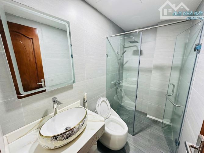 🏠 BÁN GẤP NHÀ XUÂN LA 45M2 - NGÕ Ô TÔ 2 MẶT - GIÁ CHỈ 11 TỶ - 5