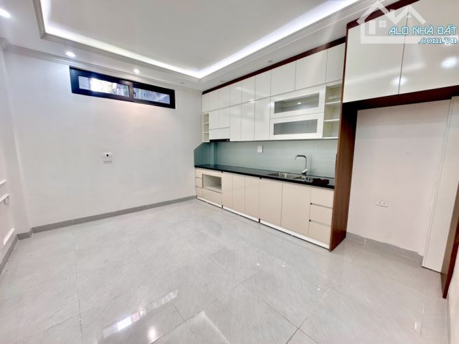 NHÀ ĐẸP 2 MẶT THOÁNG TRƯỚC VÀ SAU - VỊ TRÍ ĐẮC ĐỊA - DÂN TRÍ CAO Ở SƯỚNG - Ô TÔ ĐỖ CỬA - 5