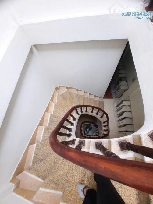 Bán nhà Tân Mai - Hoàng Mai. DT 50m x 4 tầng, ô tô vào nhà, thông thoáng, gần phố Tân Mai - 5