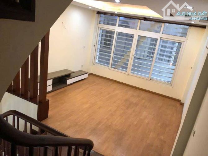 Chính chủ bán gấp nhà kề ô tô ngõ 90 Hoàng Ngân, Cầu Giấy. 45m2 – 5 tầng, MT4,5m,11,65 tỷ - 5