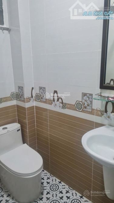 Nhà ngang lớn 5.5m-HXH 1 trục NTL P.13-Gần BV Ung Bướu-5 tầng ở ngay. Gía 11 tỷ 5tl - 5