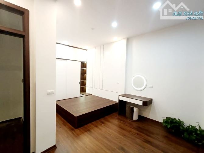 BÁN NHÀ NGÕ THÔNG - LẠC LONG QUÂN - 48M2 - 5 TẦNG - FULL NỘI THẤT - GIẢM MẠNH - 5