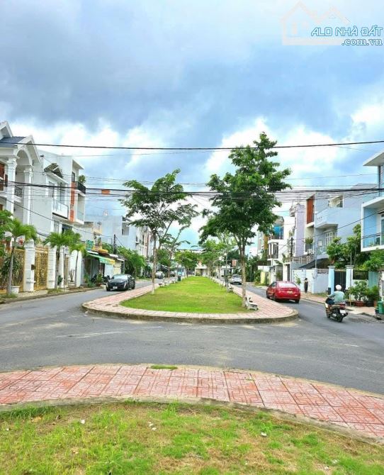 BÁN BIỆT THỰ - VIEW CÔNG VIÊN - KDC HƯNG PHÚ - 6