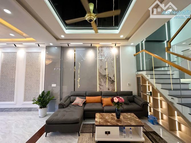 CHỦ GỞI BÁN NHÀ 1 TRỆT 3 LẦU (GÓC 2 MẶT TIỀN) KDC HOÀNG MINH CHÁNH P. HOÁ AN - 6