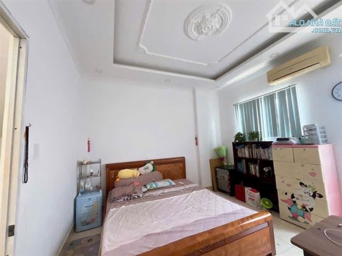 NHÀ 3 TẦNG THỊ TRẤN NHÀ BÈ HẺM 1716 - 5tỷ090 - 6