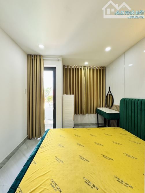 Bán nhà Phường 12 Gò Vấp, Bùi Quang Là, hẻm xe hơi thông, 5 tầng, giá 5.7 tỷ - 6