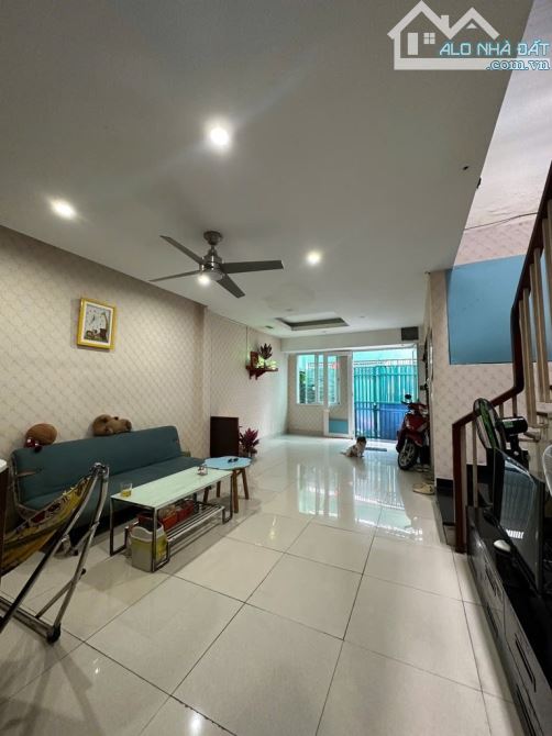 Nhà Bán Gấp ,Hoàng Văn Thụ, khu khách sạn đệ nhất , 67m2 , 2 Tầng , Giá 7,7 Tỷ TL - 6