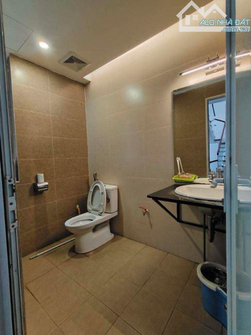 BÁN NHÀ LIỀN KỀ NGUYỄN TUÂN THANH XUÂN, TRỤC CHÍNH KINH DOANH SẦM UẤT, DT: 98M2,GIÁ 36 TỶ - 6
