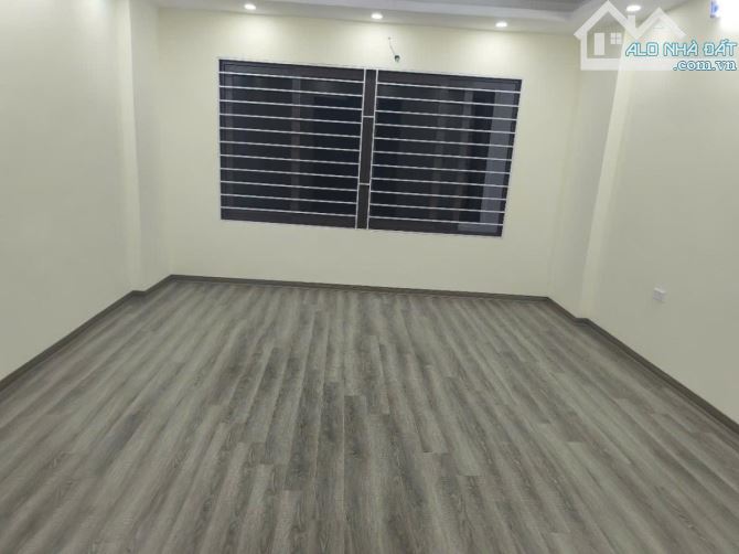 Bán nhà Huỳnh Thúc Kháng 5 tầng 50 m2 mặt tiền 5 mét giá nhỉnh 18 tỷ - 6
