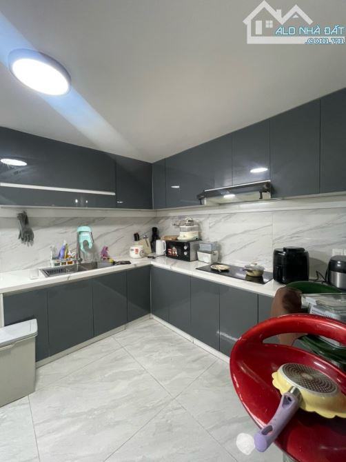 BÁN NHÀ HẺM 60 LÂM VĂN BỀN, TÂN KIỂNG - 2 TẦNG - XE Ô TÔ NGỦ TRONG NHÀ - 6