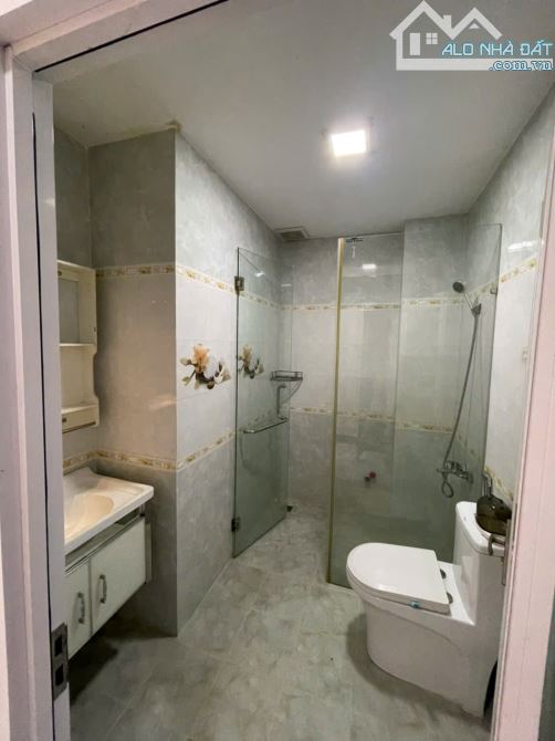 Cho thuê nhà  có nội thất thích hợp ở , làm văn phòng cty Khu Tân Quy Đông p. tân phong Q7 - 6