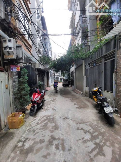 Bán nhà Tân Mai - Hoàng Mai. DT 50m x 4 tầng, ô tô vào nhà, thông thoáng, gần phố Tân Mai - 6