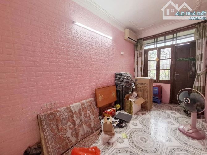 10 tỷ - Bán gấp nhà mặt phố Tôn Đức Thắng - Tầm tiền hiếm - Vỉa hè rộng - Kinh doanh đỉnh - 6
