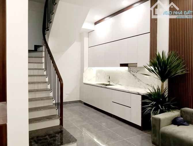 BÁN NHÀ NGÕ THÔNG - LẠC LONG QUÂN - 48M2 - 5 TẦNG - FULL NỘI THẤT - GIẢM MẠNH - 6
