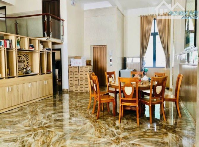 Bán nhà trung tâm ngay ngã 5 đại học giá 35tỷ mặt tiền nhựa - 7