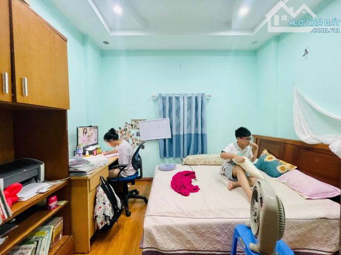 Nhà đệp ở ngay Cầu Noi Bắc Từ Liêm. Sổ A4 37m, 4 tầng 4 ngủ MT4m Giá 7 tỷ - 7