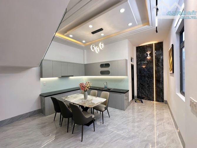 CHỦ GỞI BÁN NHÀ 1 TRỆT 3 LẦU (GÓC 2 MẶT TIỀN) KDC HOÀNG MINH CHÁNH P. HOÁ AN - 7
