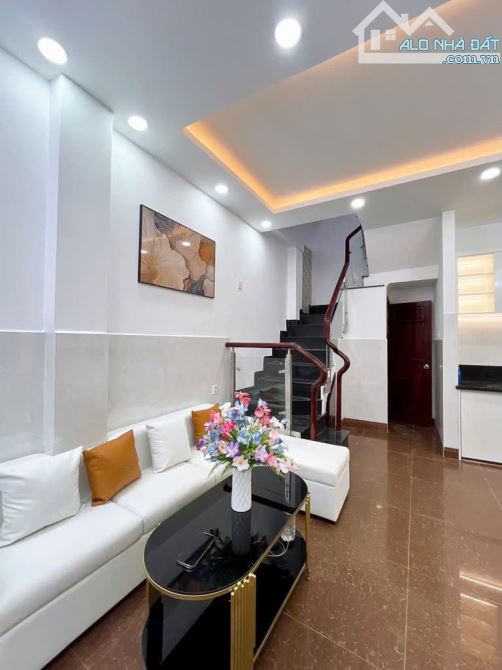 NHÀ HẺM XE HƠI THÔNG- PHƯỜNG 3- GẦN SÂN BAY- BV 175- 3 TẦNG BTCT- 4PN- 4.55 TỶ TL - 7