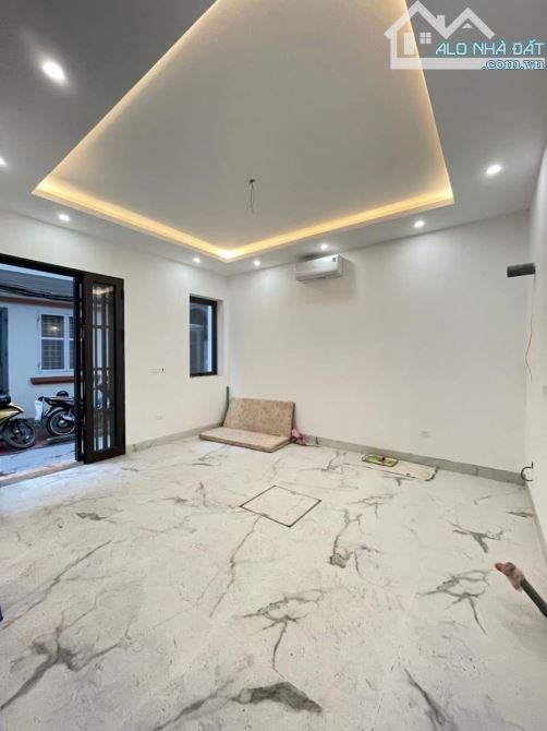 Bán nhà Đường Láng - Đống Đa DT: 65m, 5 tầng, mt6.5m, giá 12 tỷ - 7