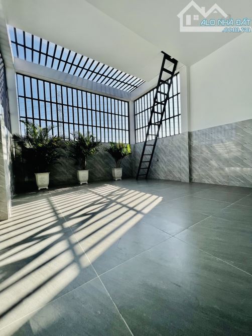 Bán Nhà Tân Chánh Hiệp Q12 - Khu VIP - 60M2 (4 x14 ) - 5Tầng - Hẻm HXH -  Chỉ 6,46Tỷ. - 7