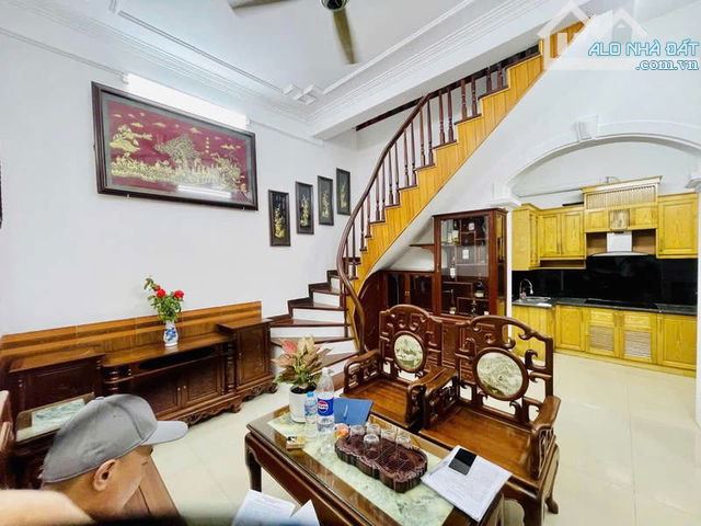Bán nhà 3 tầng Trương Định - Ngõ thông - Vị trí kinh doanh nhỏ - Nhà đẹp ở ngay - 7