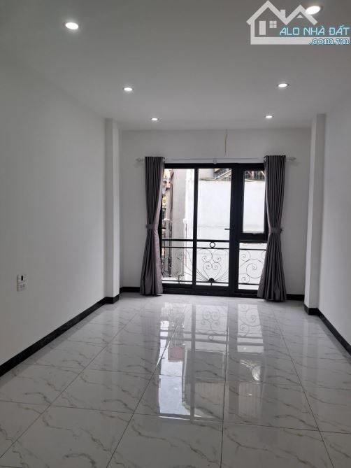 Bán nhà Láng Hạ. Xây mới 30m2/5 tầng giá nhỉnh 7 tỷ - 7