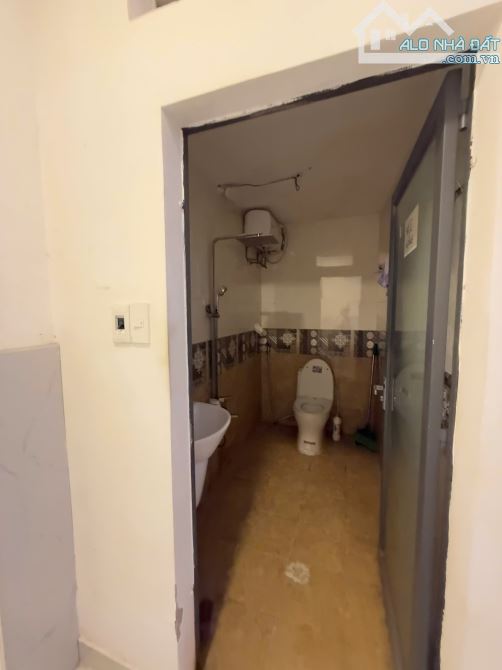 Bán Nhà Lửng Đúc, kiệt lớn sát biển Nguyễn Tất Thành. 70m2 đất - 8