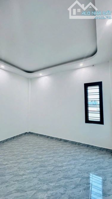 💥NHÀ 3 TẦNG ĐỘC LẬP ,KIỀU ĐÔNG HỒNG THÁI   ✅ Diện tích: 60,4m² –  ✅ Vị trí thuận tiện: - 8