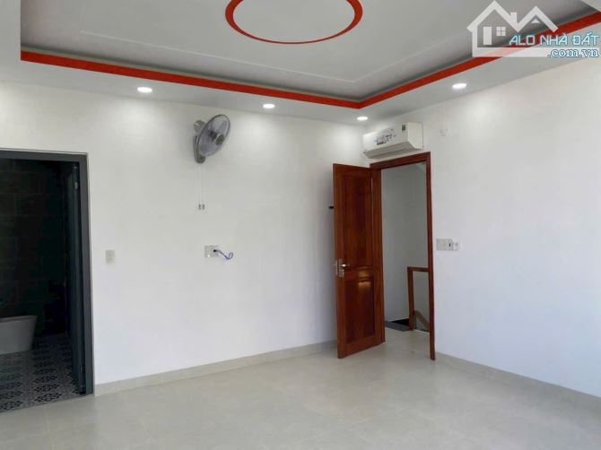 Bán 3 căn mới liền kề nhau ngay chợ Vĩnh Phước Nha Trang - 8